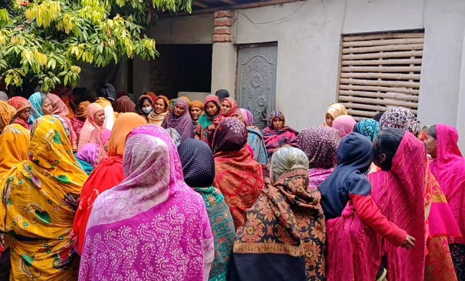 আলমডাঙ্গায় এনজিও ঋণের কিস্তির চাপে গৃহবধূর আত্মহত্যা