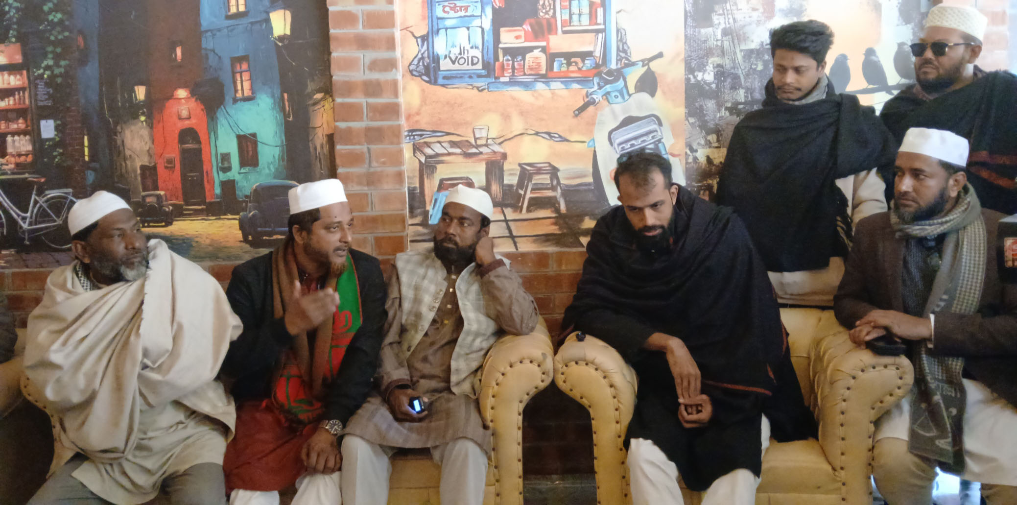 মা-বাবার দোয়া ও কবর জিয়ারতের মধ্যদিয়ে দাঁড়িপাল্লা প্রতীকের প্রার্থী অ্যাডভোকেট মাসুদ পারভেজ রাসেলের নির্বাচনী প্রচারণা  শুরু