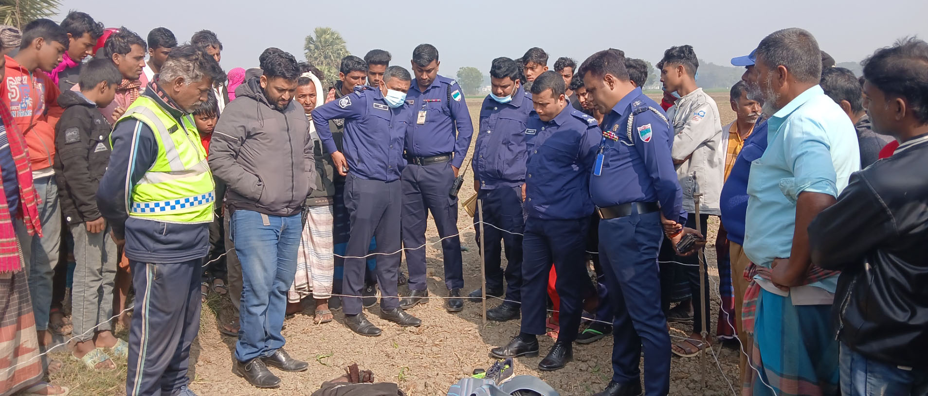 আলমডাঙ্গায় শ্বাসরোধে খুন শীর্ষ সন্ত্রাসী মজনুর মরদেহ উদ্ধার: পরিত্যক্ত মোটরসাইকেল ঘিরে রহস্য