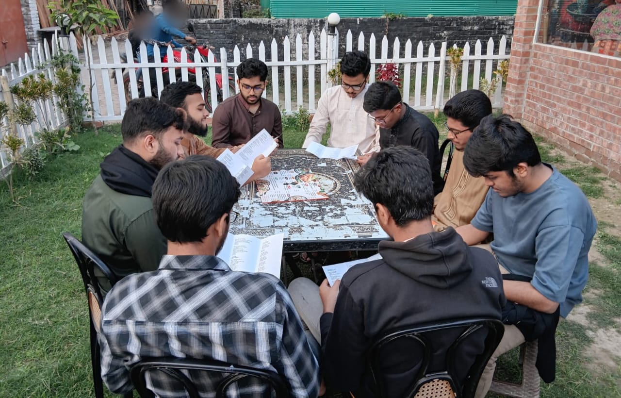 আলমডাঙ্গায় বুনিয়াদের উদ্যোগে স্বরচিত কবিতা পাঠের আসর