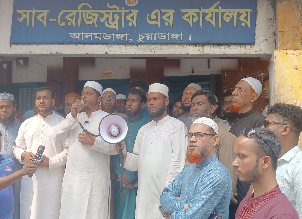 আলমডাঙ্গায় বিভিন্ন দপ্তর  পরিদর্শনে এমপি অ্যাড. মাসুদ পারভেজ রাসেল:  দুর্নীতি-অনিয়ম বন্ধে কঠোর হুঁশিয়ারি