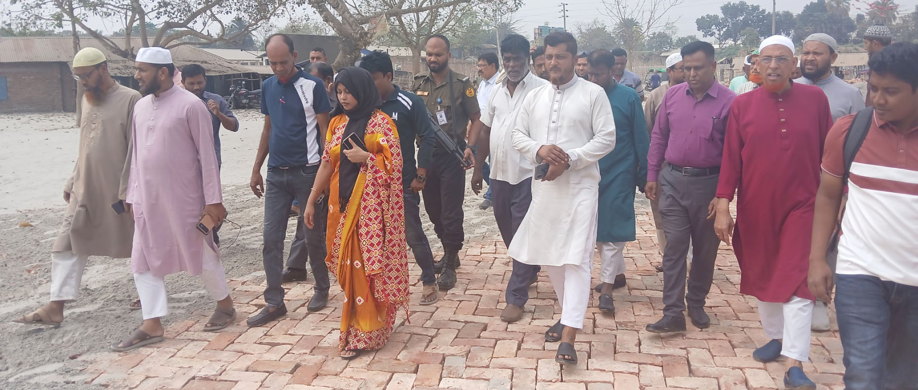 আলমডাঙ্গা পৌর পশুহাটে ব্যবসায়ী ও ক্রেতাদের  সুযোগ-সুবিধা নিশ্চিত করা আমাদের অন্যতম অগ্রাধিকার- পরিদর্শনকালে এমপি অ্যাড. রাসেল