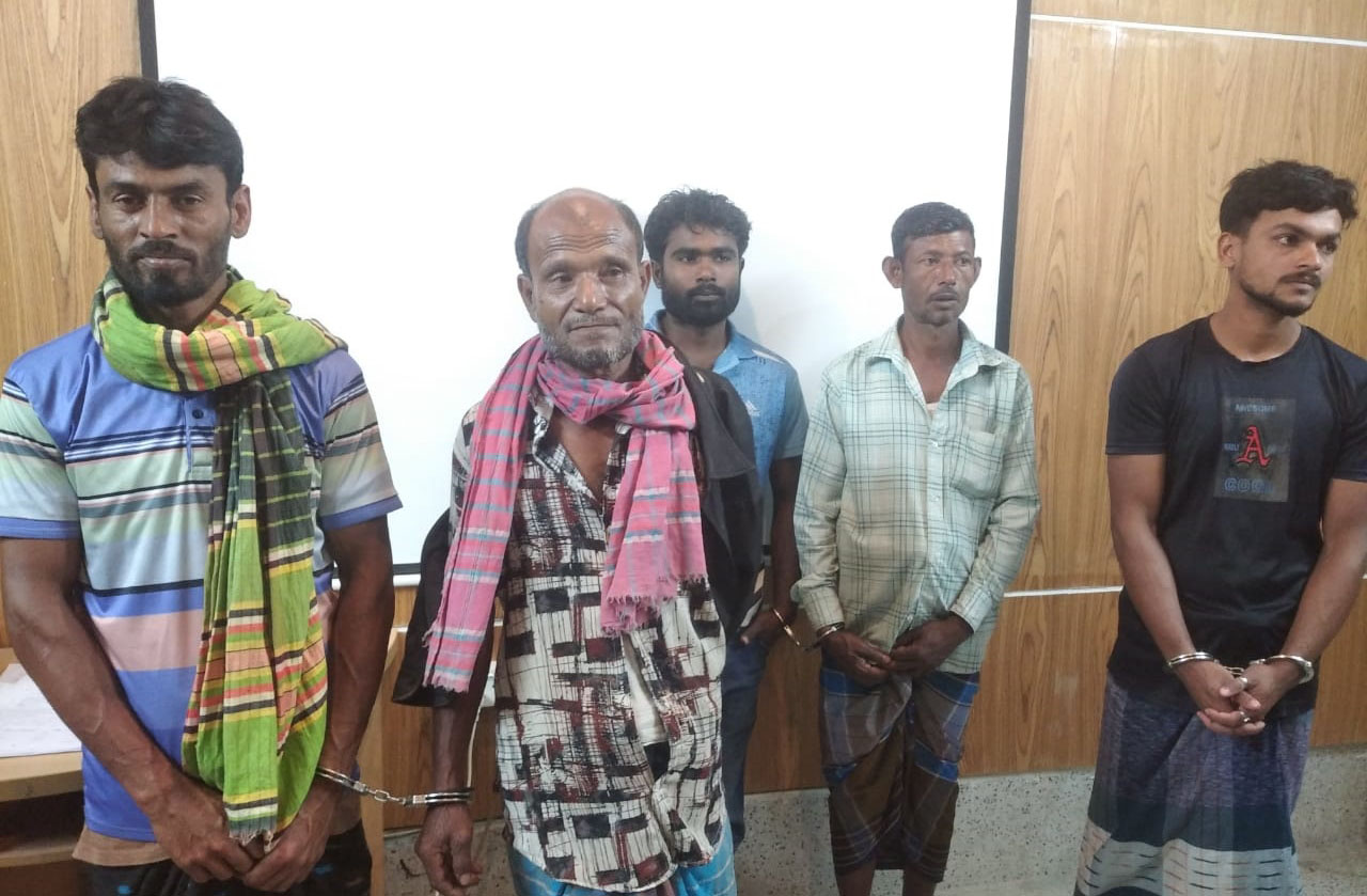 আলমডাঙ্গায় মাদক সেবনের অপরাধে ৫ মাদকসেবীর জেল-জরিমানা