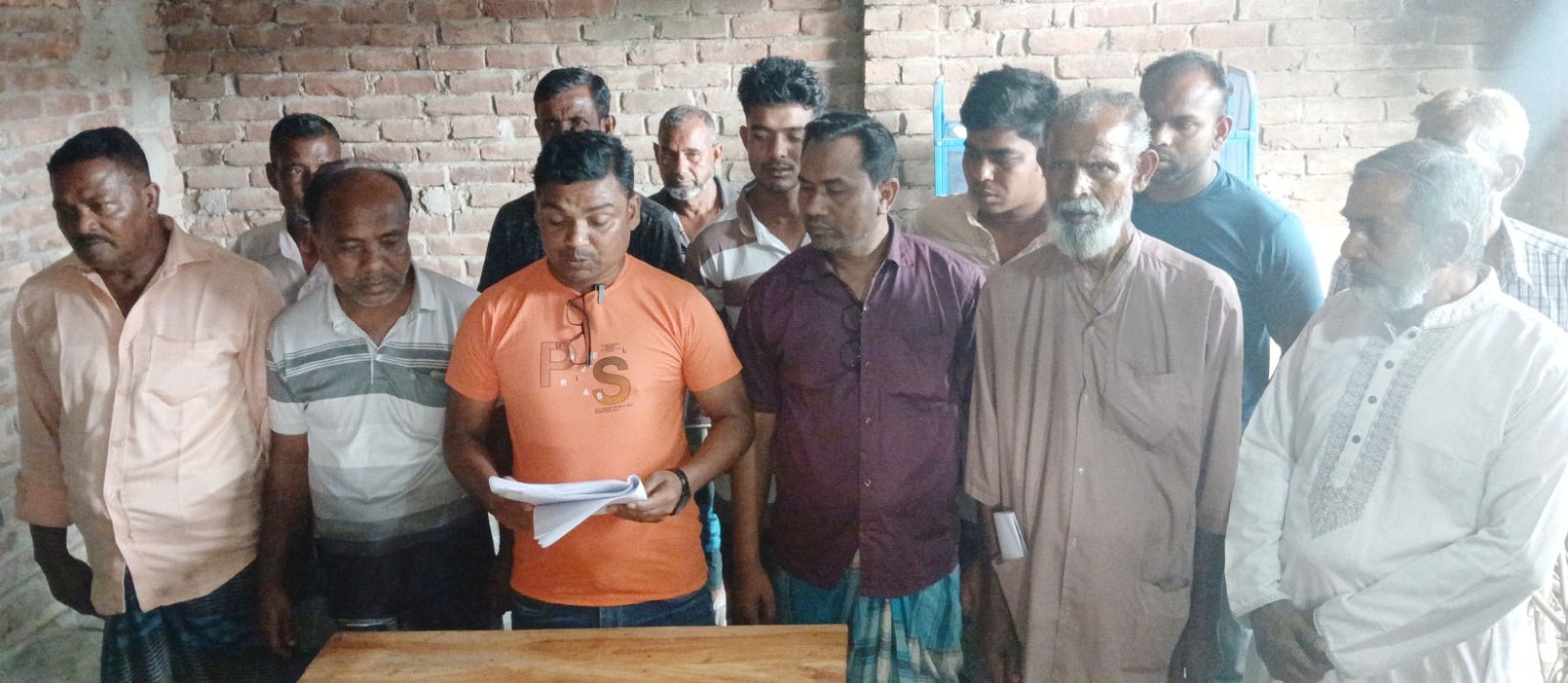 সুদে কারবারীর নিকট হয়রানির স্বীকার আলমডাঙ্গার নাগদাহ ইউপির ব্যানাগাড়ি গ্রামবাসীর সংবাদ সম্মেলন