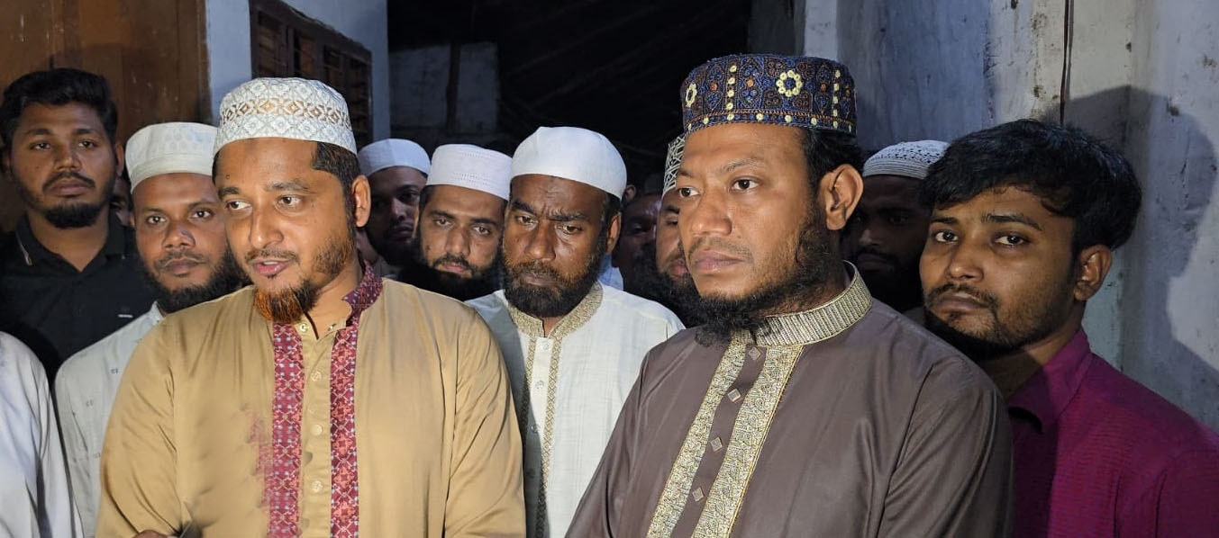 দুই জেলার দুই এমপির উপস্থিতিতে আলমডাঙ্গার ইফতার মাহফিলে অনন্য দ্যুতি