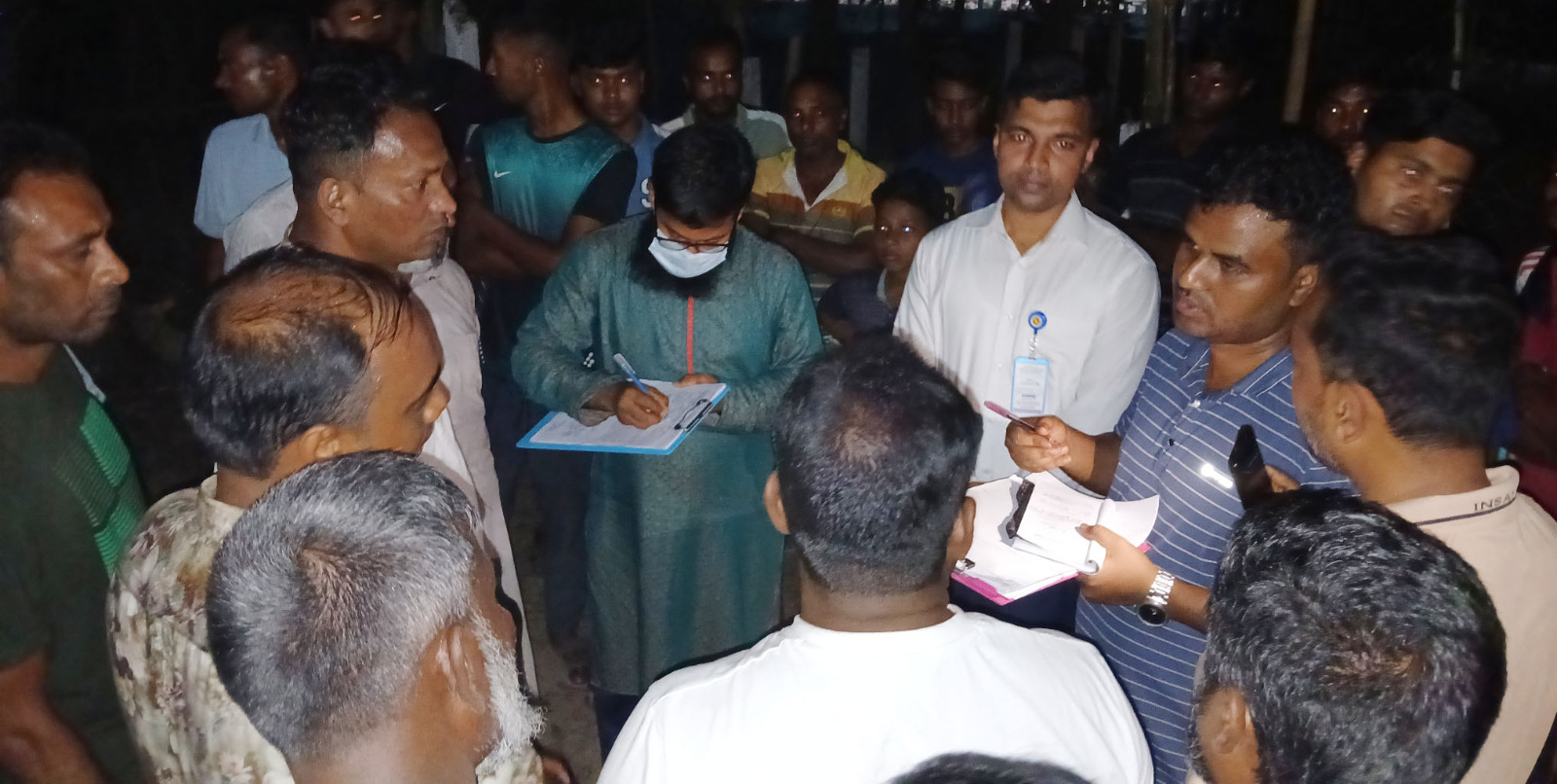 আলমডাঙ্গায় জিকে ক্যানেলপাড়ে মরা মুরগী ফেলে পরিবেশ দূষণ, খামারিকে ১০ হাজার টাকা জরিমানা