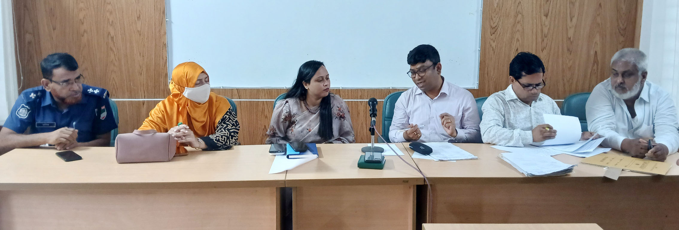 আলমডাঙ্গায় সড়ক দুর্ঘটনায় ক্ষতিগ্রস্তদের ট্রাস্টি বোর্ডে আর্থিক সহায়তার জন্য অনুসন্ধান কমিটির সভা অনুষ্ঠিত