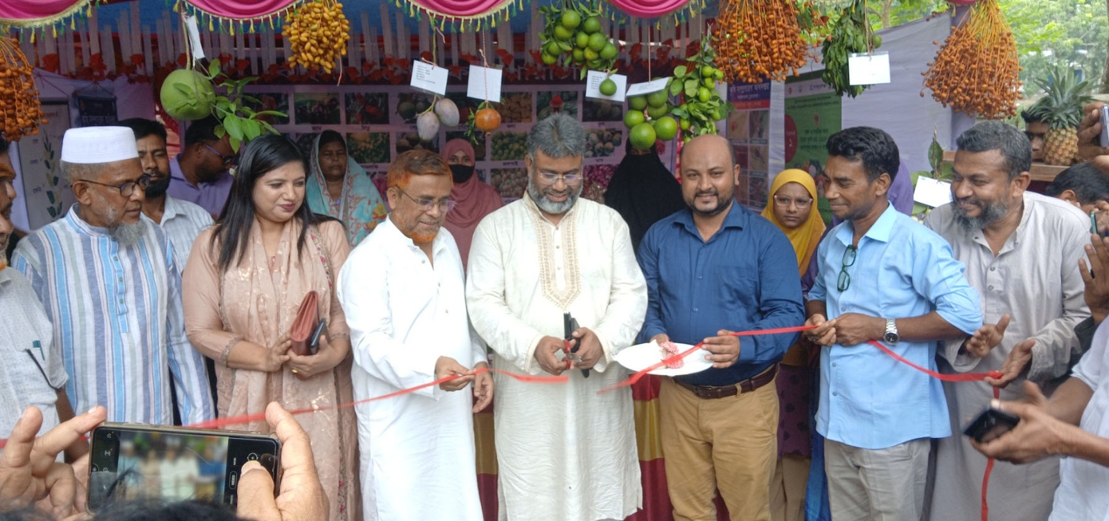 আলমডাঙ্গায় ফল মেলা-২০২৬ উদ্বোধন, কৃষি উপকরণ ও প্রক্রিয়াজাতকরণ সরঞ্জাম বিতরণ অনুষ্ঠানে জেলা প‌রিষ‌দের প্রশাসক শরীফুজ্জামান