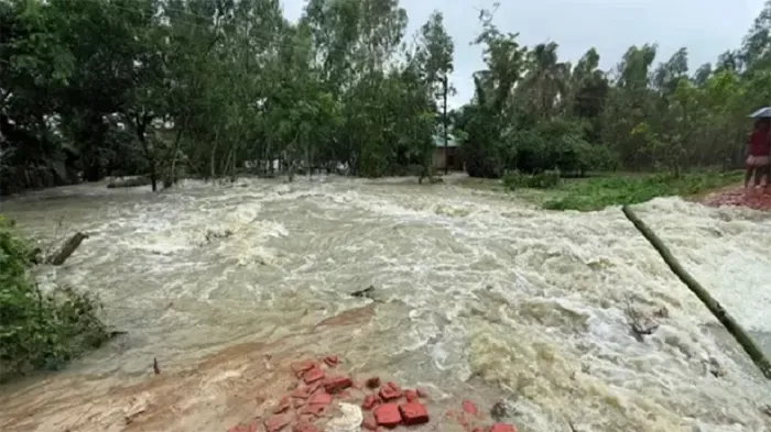 পানি নামতে শুরু করলেও দুর্ভোগ চরমে, ব্যাপক ক্ষতির চিত্র উন্মোচিত
