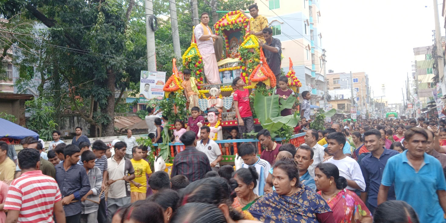আলমডাঙ্গায় উৎসাহ-উদ্দীপনায় ঐতিহ্যবাহী রথযাত্রা মহোৎসব অনুষ্ঠিত