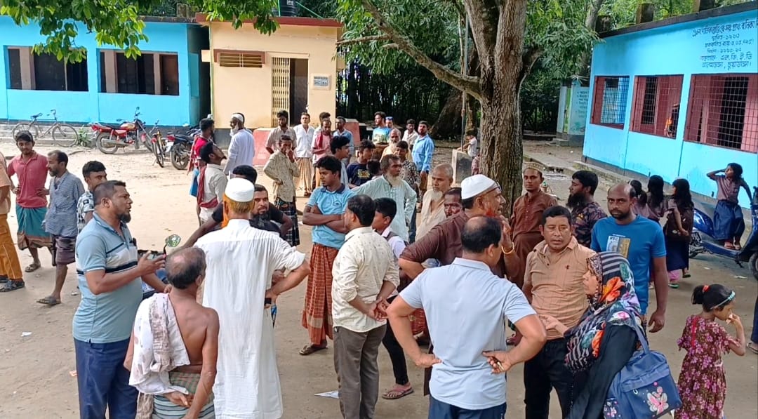 আলমডাঙ্গার শালিকা সরকারি প্রাথমিক বিদ্যালয়ে কোন্দলে ৩ শিক্ষিককে বদলির দাবি। তদন্ত শুরু