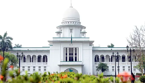 হাইকোর্টে তথ্য গোপনের দায়ে আইনজীবীকে ২৫ হাজার টাকা জরিমানা, জামিন আবেদন খারিজ