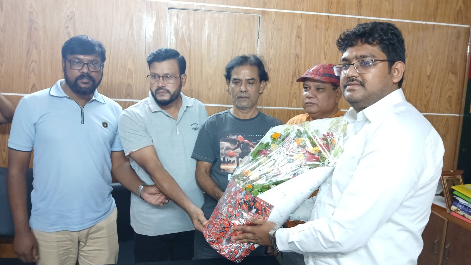 আলমডাঙ্গায় উপজেলা প্রকৌশলী তাওহীদ আহমেদের বিদায় সংবর্ধনা