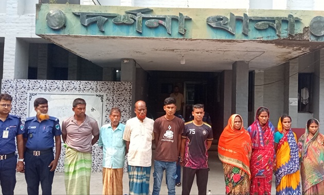 চুয়াডাঙ্গায় পুলিশ হেফাজত থেকে হাতকড়াসহ পালানো সেই আ’লীগ নেতা ১৭ ঘণ্টার মাথায় গ্রেফতার, সহযোগী ৯ জন আটক