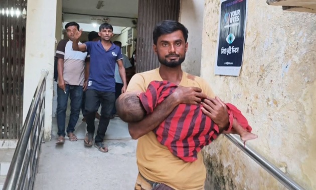 গাংনীতে বালতির পানিতে পড়ে শিশু পলাশ আহমেদের মর্মান্তিক মৃত্যু