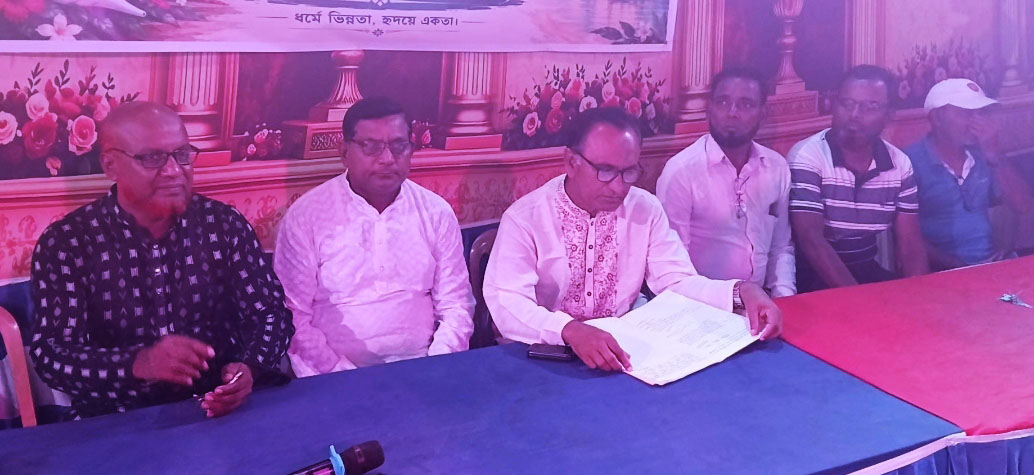 আলমডাঙ্গা পৌর এলাকার দুর্গাপূজামণ্ডপ পরিদর্শন করলেন শেখ সাইফুল ইসলাম