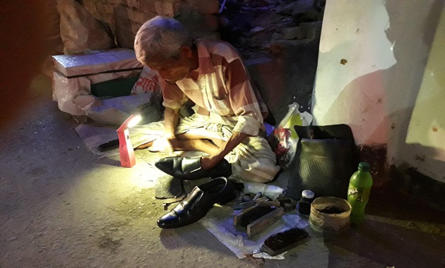 পঁচাত্তরেও পাদুকা মেরামতের কাজ ছাড়েননি
