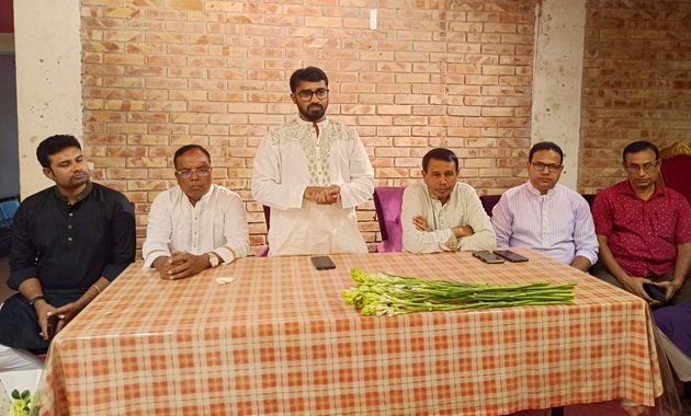 ঝিনাইদহ কলেজের সার্বিক মানোন্নয়নে শিক্ষক-কর্মচারীদের সঙ্গে রাশেদ খাঁনের মতবিনিময়